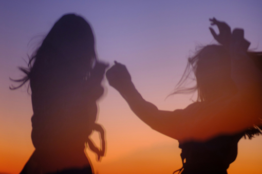 Intelligence émotionnelle et danse : développer la conscience de soi et la régulation relationnelle via le mouvement